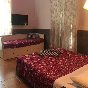 La Casa Di Elena , Rom Italien